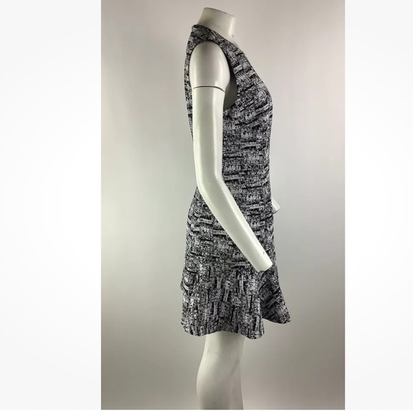 Diane Von Furstenberg Sz 10  Jaelyn Fit & Flare Dress In Abstract Print - Picture 4 of 10